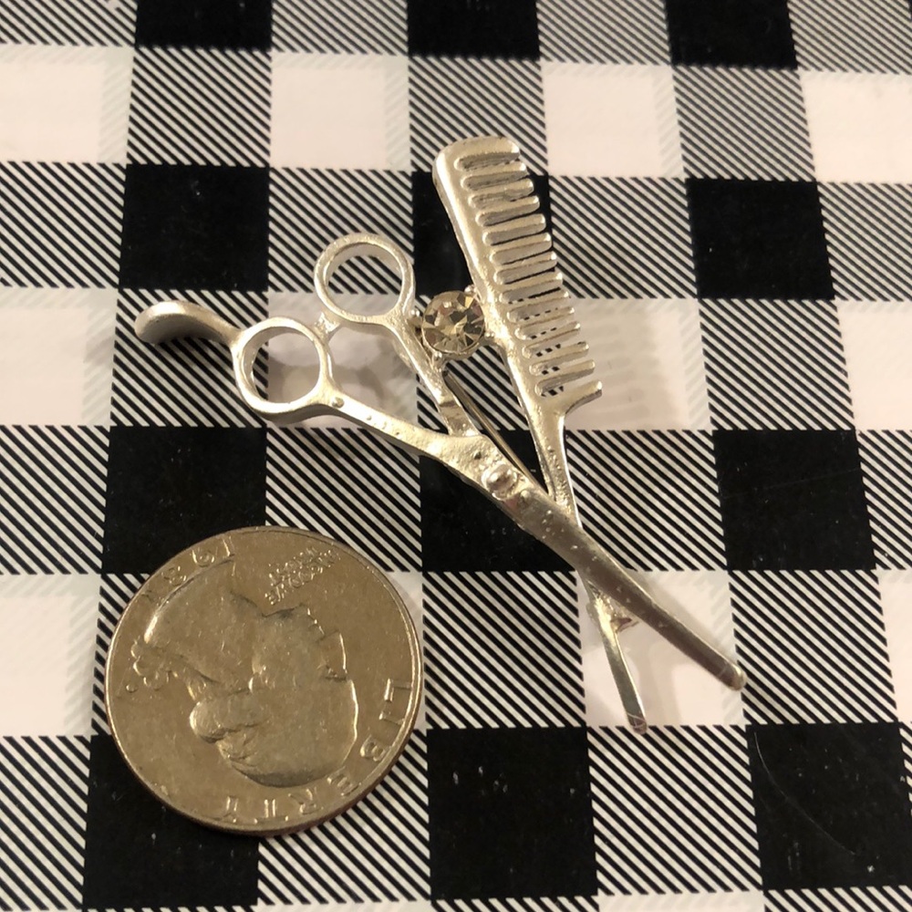Comb/scissors broach nwot 🎁